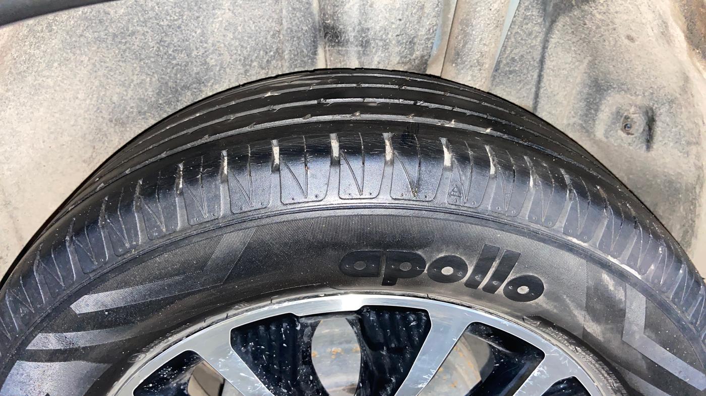 2020 Toyota URBAN CRUISER PREMIUM GRADE AT DUAL TONE, Petrol, Automatic, 60,756 km, Left Rear Tyre Tread