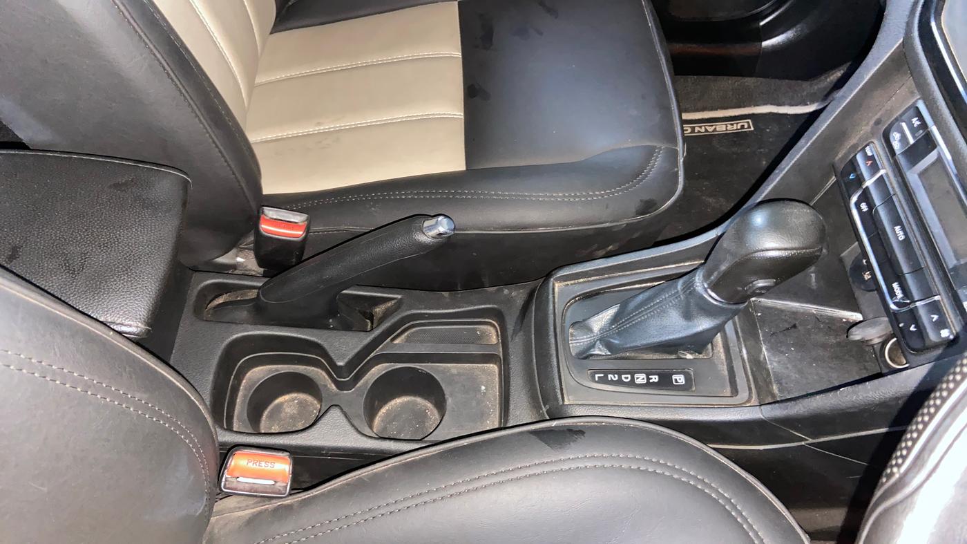 2020 Toyota URBAN CRUISER PREMIUM GRADE AT DUAL TONE, Petrol, Automatic, 60,756 km, Gear Lever