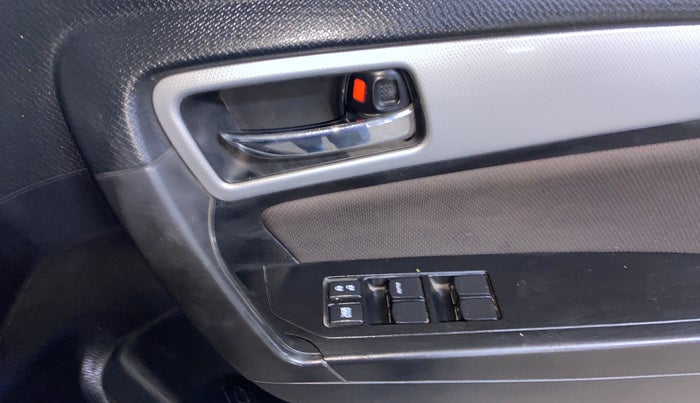 2020 Toyota URBAN CRUISER PREMIUM GRADE AT DUAL TONE, Petrol, Automatic, 60,703 km, Driver Side Door Panels Control