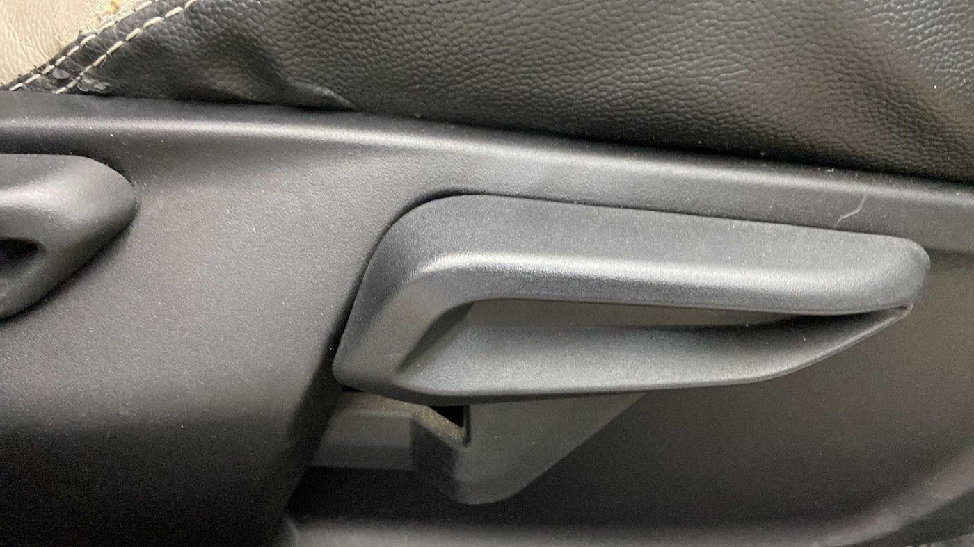 2020 Tata Tiago XZ PLUS PETROL, Petrol, Manual, 24,213 km, Driver Side Adjustment Panel