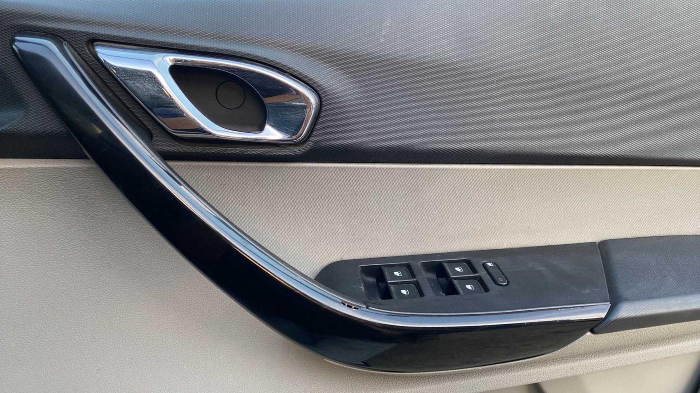 2017 Tata Tiago XZ PETROL, CNG, Manual, 65,042 km, Driver Side Door Panels Control