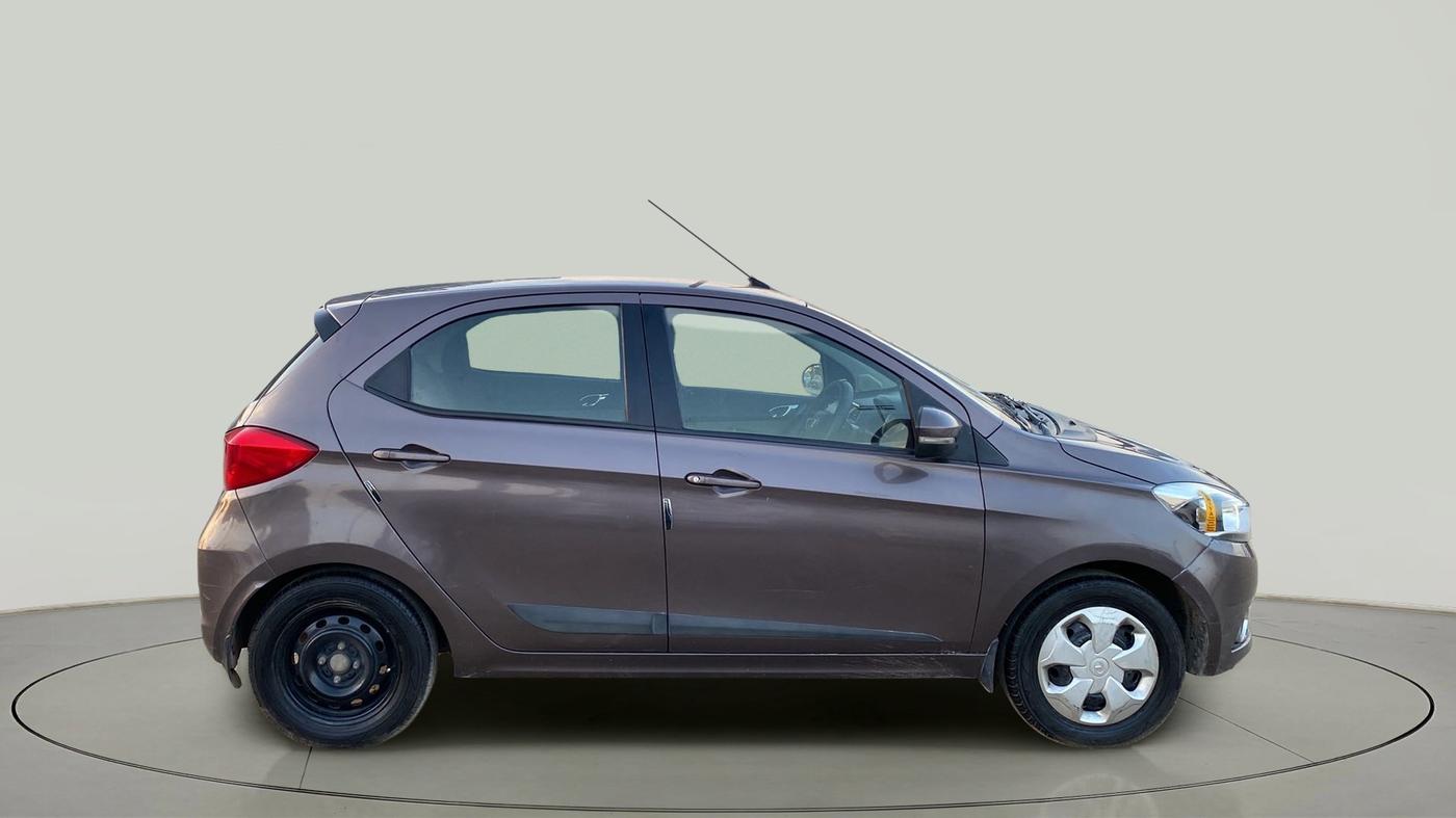 2017 Tata Tiago XZ PETROL, CNG, Manual, 65,042 km, Right Side View