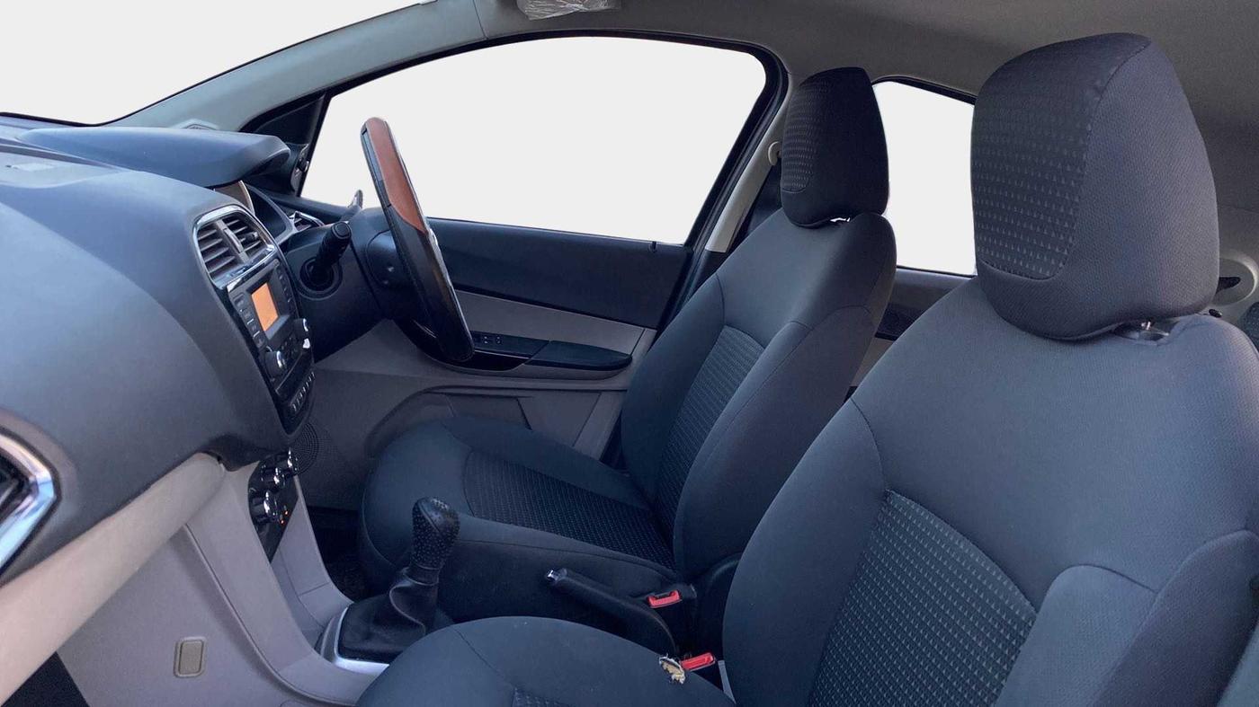 2017 Tata Tiago XZ PETROL, CNG, Manual, 65,042 km, Right Side Front Door Cabin