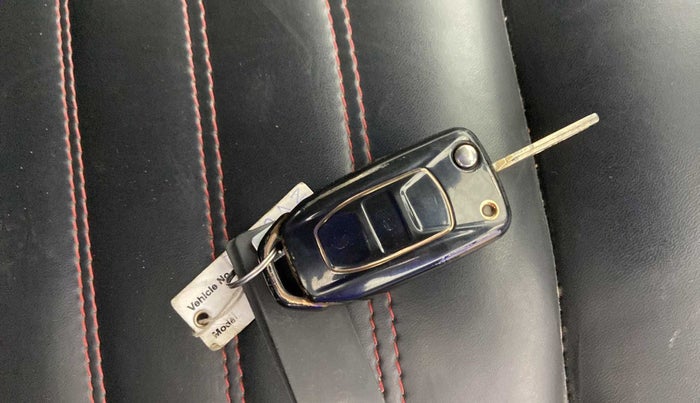 2022 Tata Tiago XT CNG, CNG, Manual, 34,404 km, Key Close Up