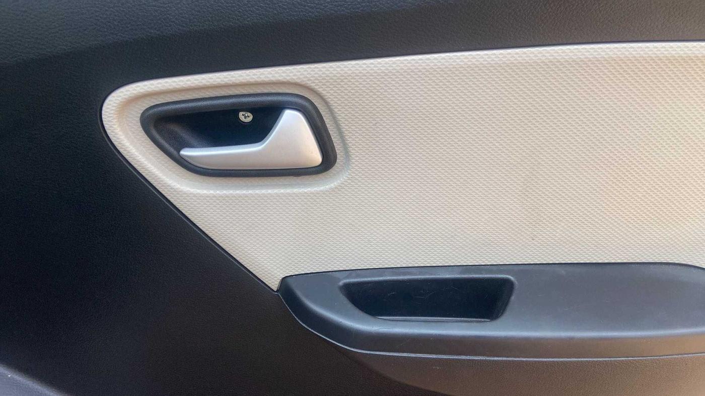 2021 Maruti Alto VXI, Petrol, Manual, 10,327 km, Driver Side Door Panels Control