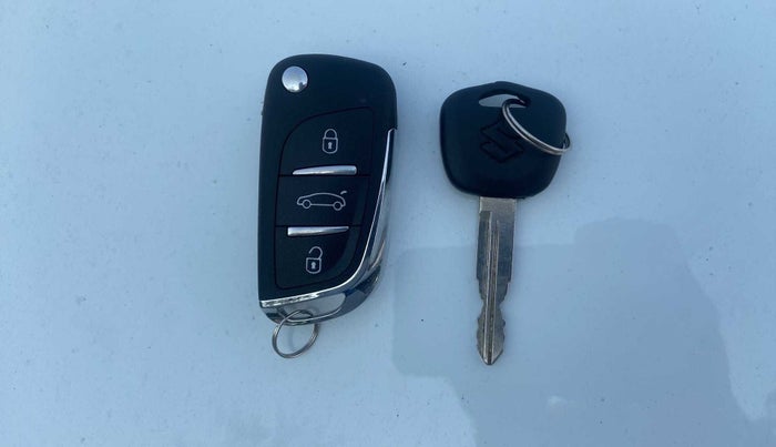 2019 Maruti Eeco 5 STR WITH A/C+HTR, Petrol, Manual, 12,605 km, Key Close Up