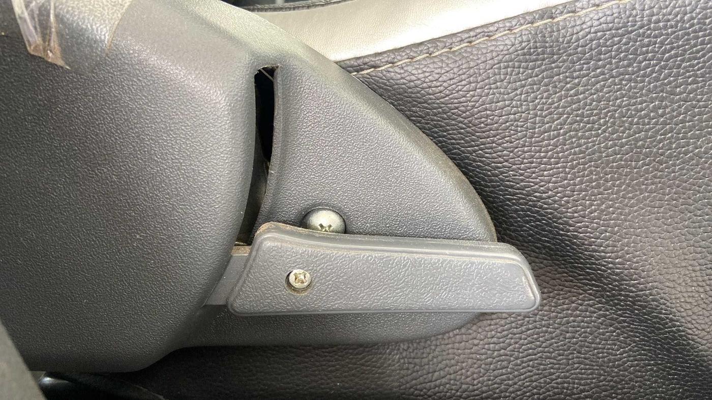 2017 Maruti Alto 800 VXI O, Petrol, Manual, 23,930 km, Driver Side Adjustment Panel