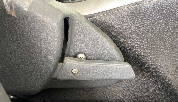 2017 Maruti Alto 800 VXI O, Petrol, Manual, 23,930 km, Driver Side Adjustment Panel