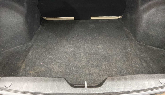 2016 Maruti Ciaz VXI, Petrol, Manual, 55,392 km, Boot Inside