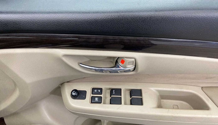 2016 Maruti Ciaz VXI, Petrol, Manual, 55,392 km, Driver Side Door Panels Control