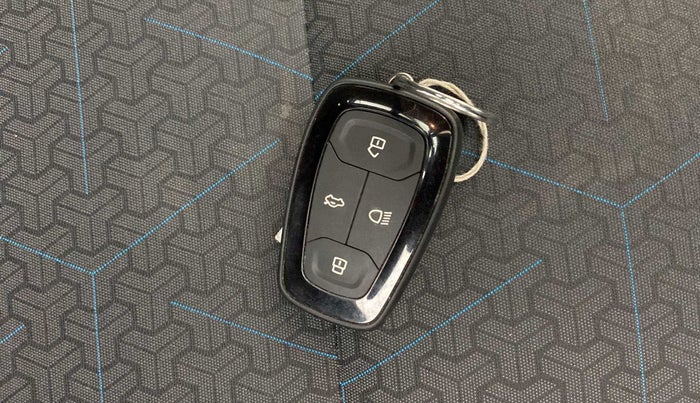 2023 Tata PUNCH CREATIVE  AMT, Petrol, Automatic, 14,942 km, Key Close Up
