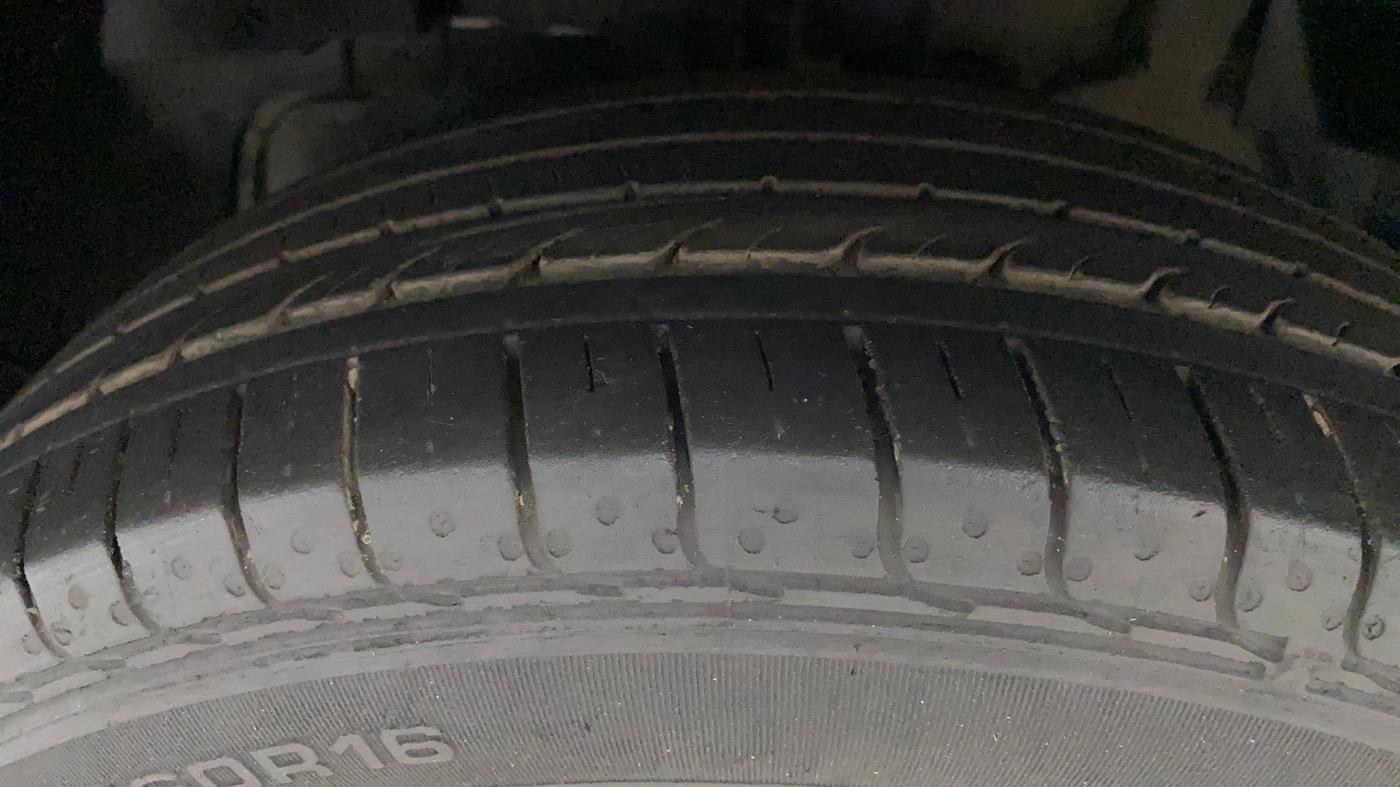2022 Tata NEXON XMA PLUS SUNROOF PETROL, Petrol, Automatic, 18,979 km, Left Front Tyre Tread