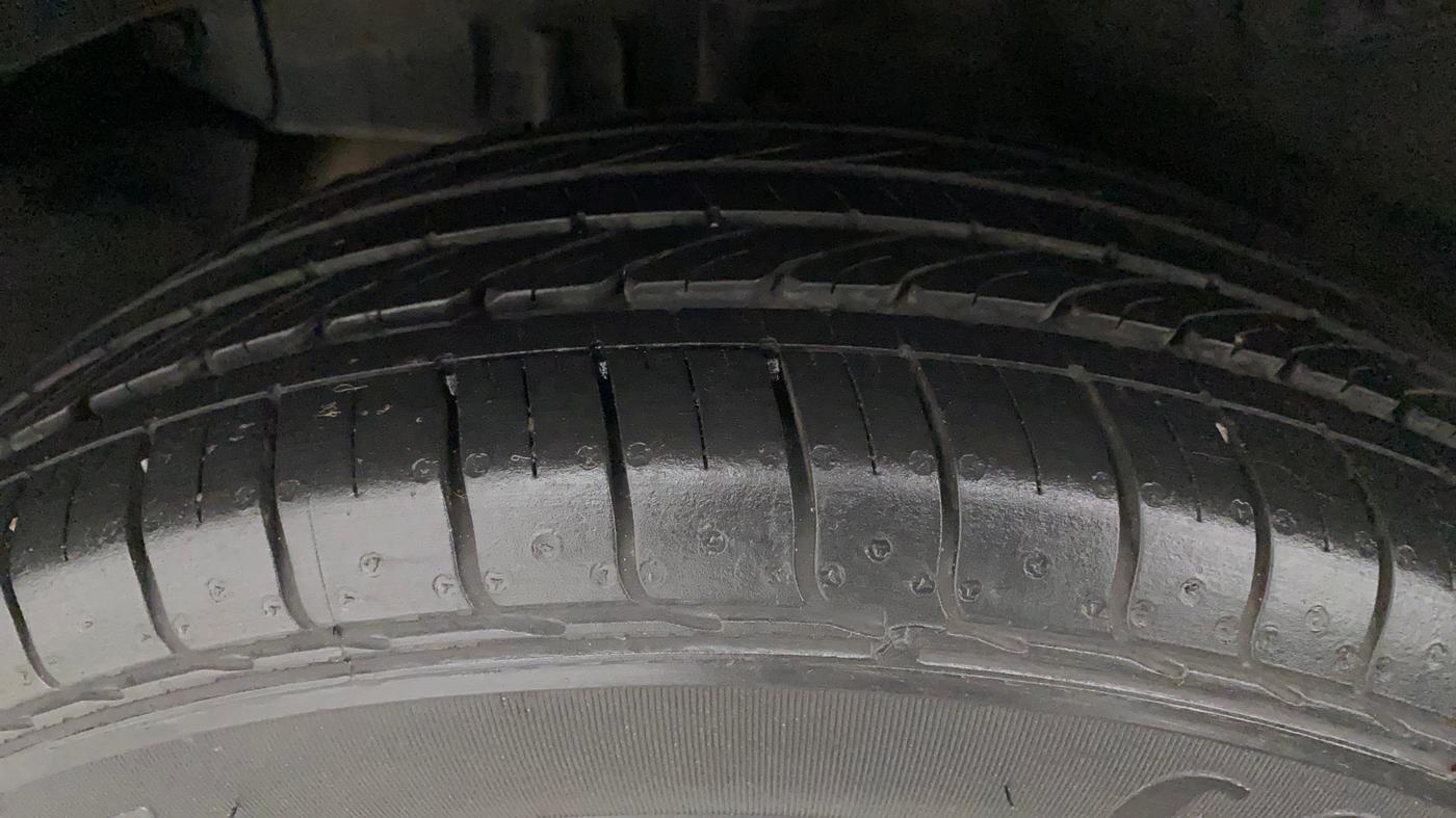 2022 Tata NEXON XMA PLUS SUNROOF PETROL, Petrol, Automatic, 18,979 km, Right Front Tyre Tread