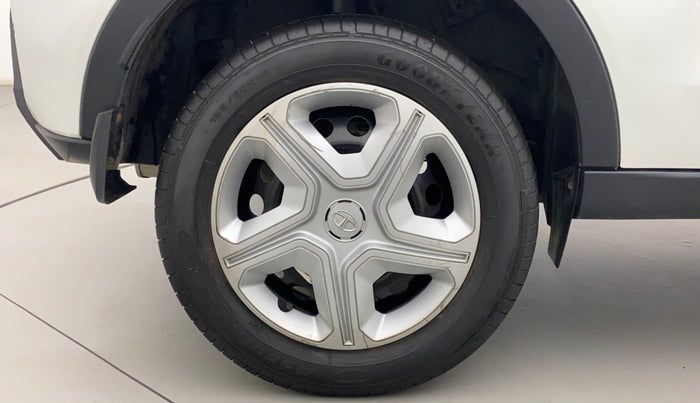 2022 Tata NEXON XMA PLUS SUNROOF PETROL, Petrol, Automatic, 18,979 km, Right Rear Wheel