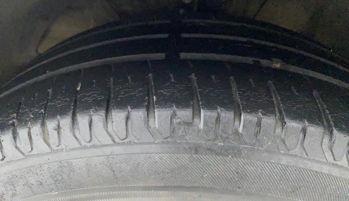 2017 Maruti Dzire ZXI, Petrol, Manual, 42,249 km, Left Front Tyre Tread