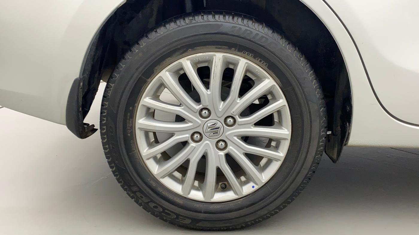 2017 Maruti Dzire ZXI, Petrol, Manual, 42,249 km, Right Rear Wheel