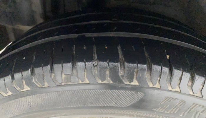 2017 Maruti Dzire ZXI, Petrol, Manual, 42,249 km, Right Rear Tyre Tread