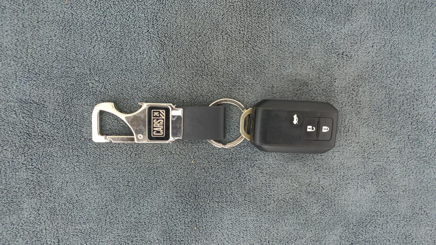 2017 Maruti Dzire ZXI, Petrol, Manual, 42,249 km, Key Close Up