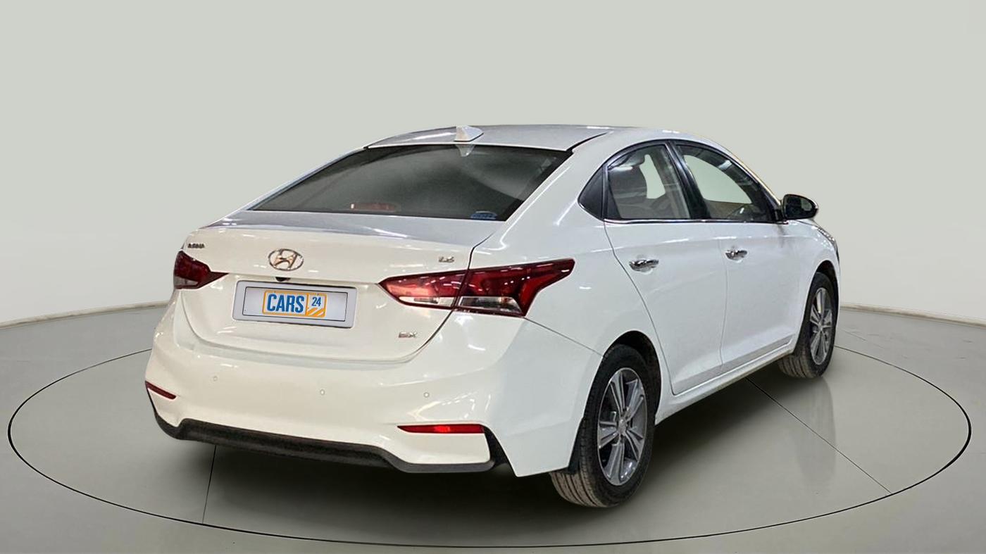 2018 Hyundai Verna 1.6 VTVT SX O, CNG, Manual, 83,350 km, Right Back Diagonal
