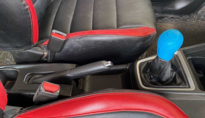 2021 Maruti Swift ZXI, Petrol, Manual, 32,034 km, Gear Lever