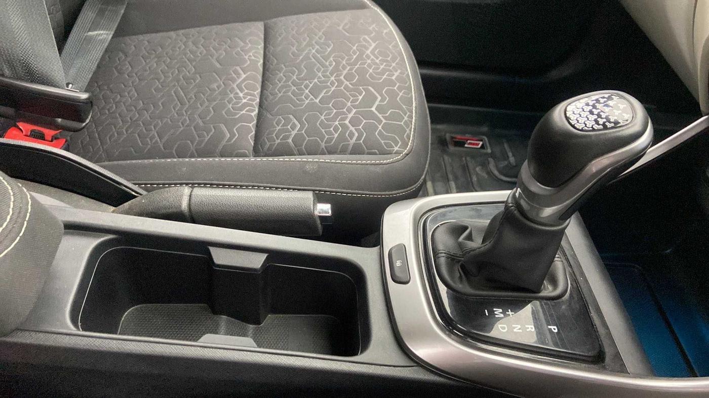 2022 Tata ALTROZ XZA, Petrol, Automatic, 19,545 km, Gear Lever
