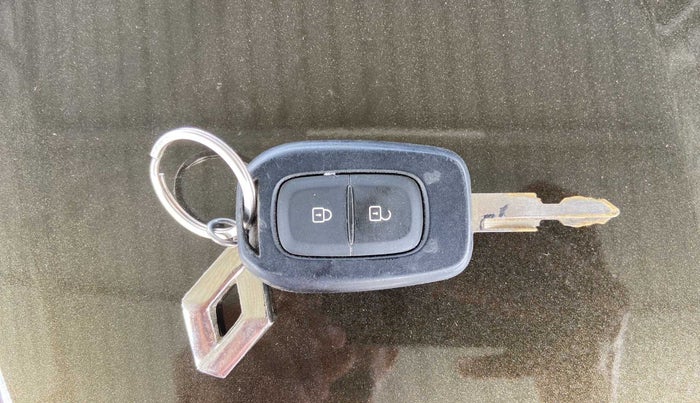 2021 Renault Kwid RXT 1.0 AMT (O), Petrol, Automatic, 8,934 km, Key Close Up