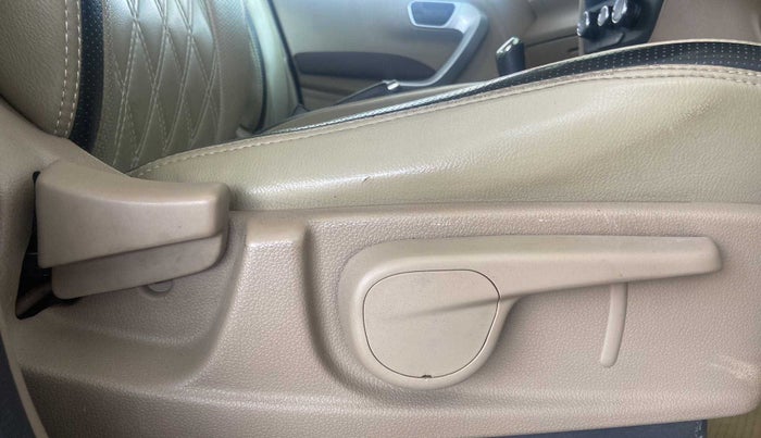 2017 Mahindra TUV300 T8 AMT, Diesel, Automatic, 89,324 km, Driver Side Adjustment Panel