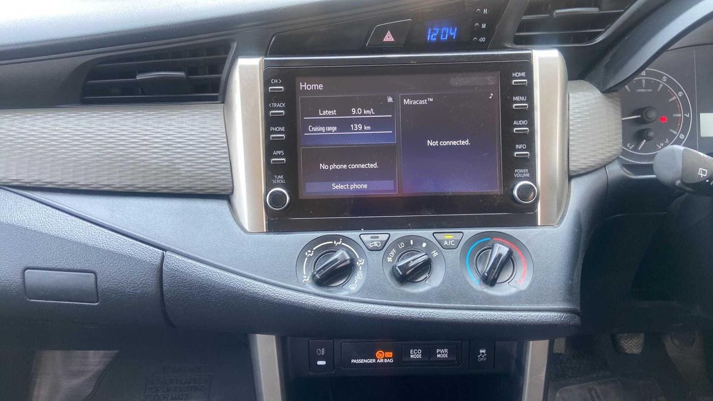 2022 Toyota Innova Crysta 2.7 GX 7 STR MT, Petrol, Manual, 21,693 km, Air Conditioner
