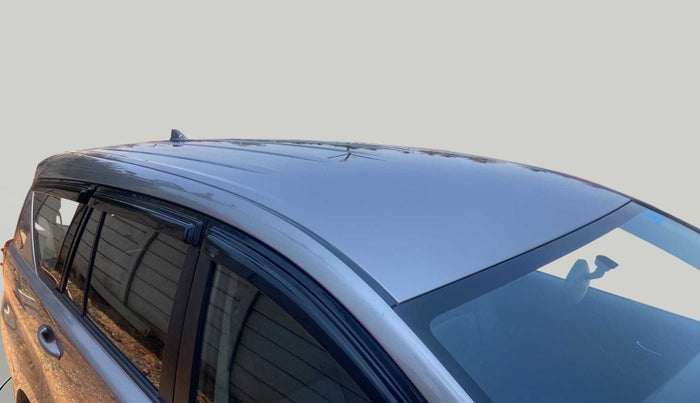 2022 Toyota Innova Crysta 2.7 GX 7 STR MT, Petrol, Manual, 21,693 km, Roof