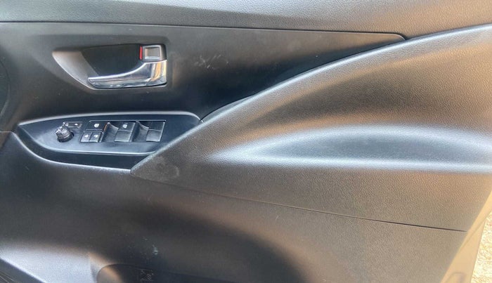 2022 Toyota Innova Crysta 2.7 GX 7 STR MT, Petrol, Manual, 21,693 km, Driver Side Door Panels Control