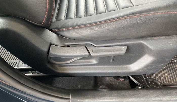 2022 Hyundai GRAND I10 NIOS MAGNA CORPORATE EDITION 1.2 KAPPA VTVT, Petrol, Manual, 7,084 km, Driver Side Adjustment Panel