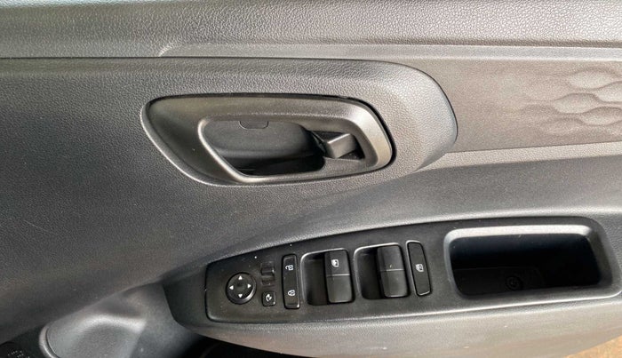 2022 Hyundai GRAND I10 NIOS MAGNA CORPORATE EDITION 1.2 KAPPA VTVT, Petrol, Manual, 7,084 km, Driver Side Door Panels Control