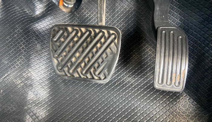 2016 Nissan Micra XV CVT, Petrol, Automatic, 38,216 km, Pedals