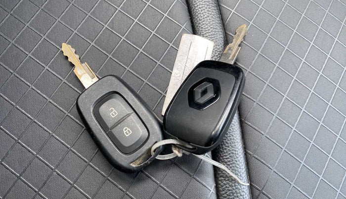 2021 Renault Kwid RXT 1.0 (O), Petrol, Manual, 13,749 km, Key Close Up