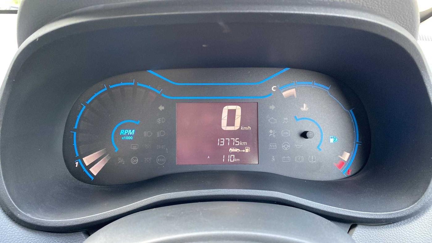 2021 Renault Kwid RXT 1.0 (O), Petrol, Manual, 13,749 km, Odometer Image