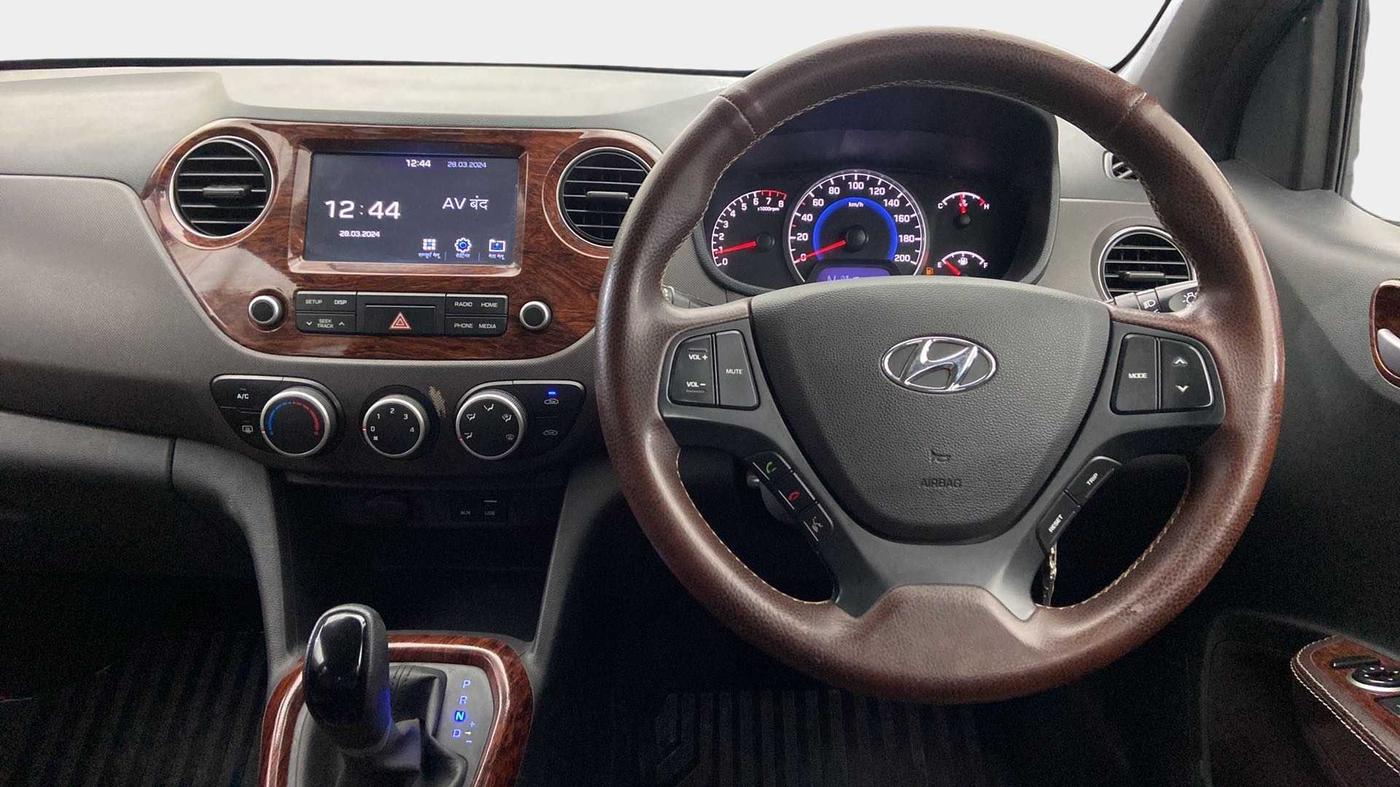 2017 Hyundai Grand i10 SPORTZ (O) AT 1.2 KAPPA VTVT, Petrol, Automatic, 52,658 km, Steering Wheel Close Up