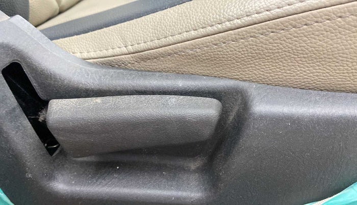 2020 Maruti Alto VXI, Petrol, Manual, 27,508 km, Driver Side Adjustment Panel