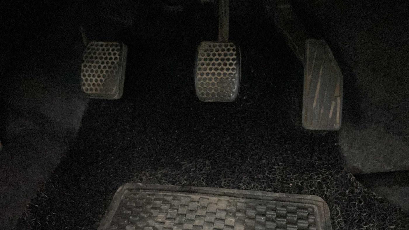 2020 Maruti Alto VXI, Petrol, Manual, 27,508 km, Pedals