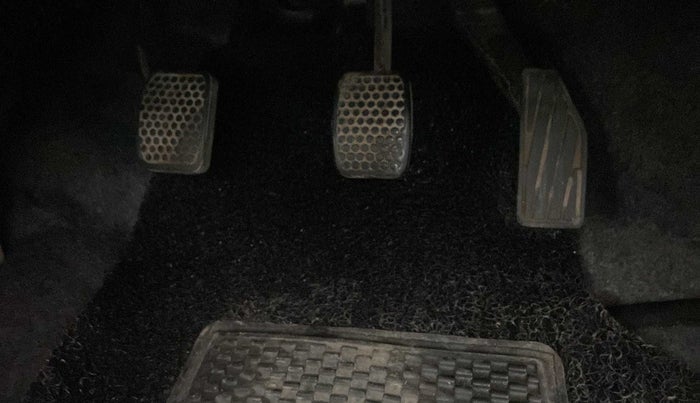 2020 Maruti Alto VXI, Petrol, Manual, 27,508 km, Pedals