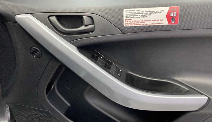 2021 Tata NEXON XMA SUNROOF PETROL, Petrol, Automatic, 17,227 km, Driver Side Door Panels Control