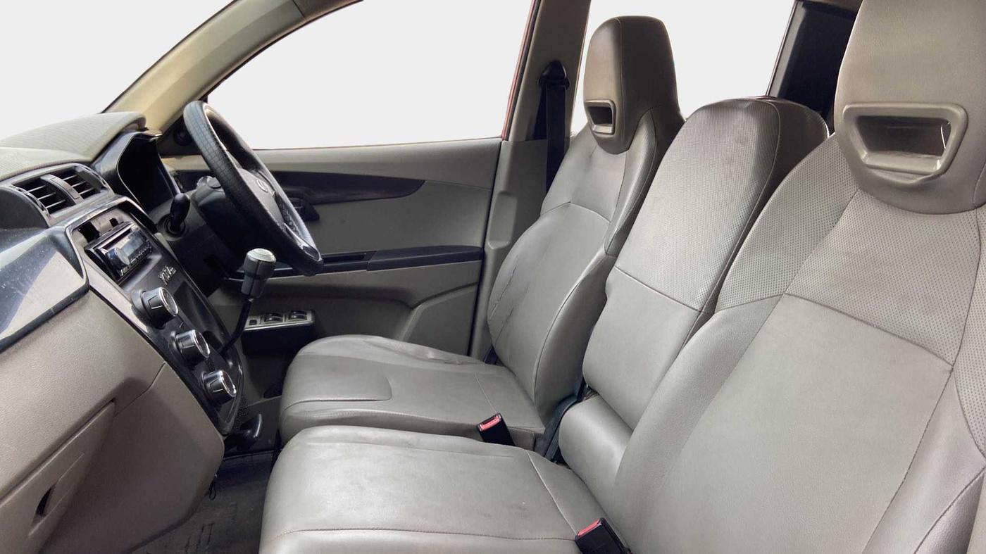 2017 Mahindra Kuv100 K2 PLUS D 6 STR, Diesel, Manual, 86,565 km, Right Side Front Door Cabin