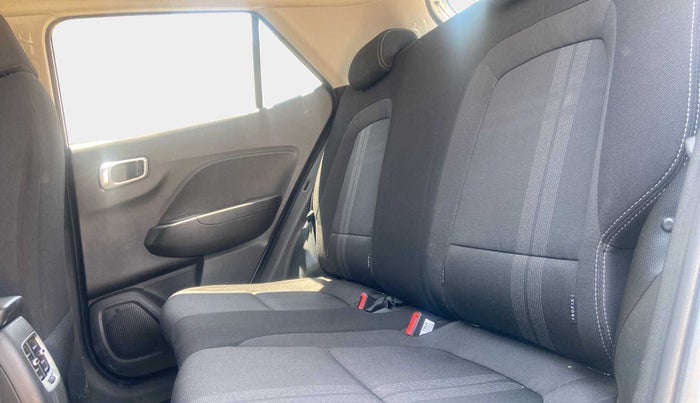 2021 Hyundai VENUE SX 1.0 TURBO IMT, Petrol, Manual, 13,449 km, Right Side Rear Door Cabin