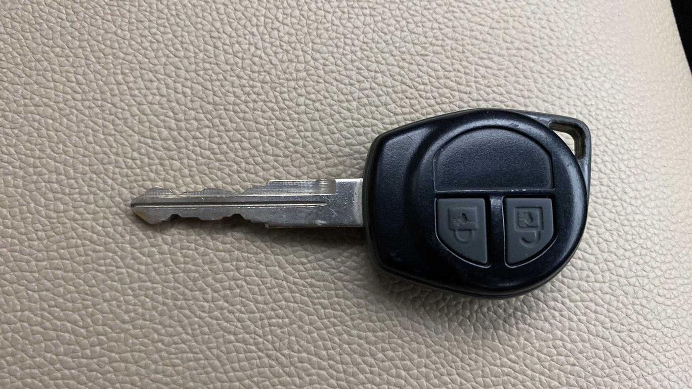 2013 Maruti Swift Dzire VXI, Petrol, Manual, 48,627 km, Key Close Up