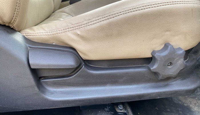 2013 Hyundai Verna FLUIDIC 1.6 CRDI SX, Diesel, Manual, 66,988 km, Driver Side Adjustment Panel