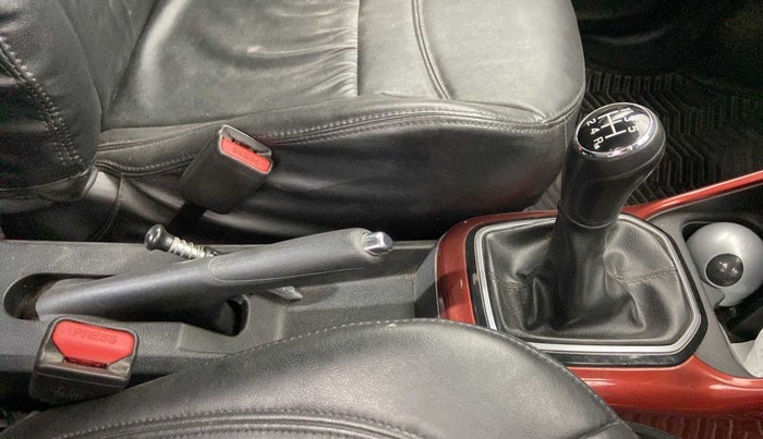 2017 Maruti IGNIS ZETA 1.2 DUAL TONE, Petrol, Manual, 41,045 km, Gear Lever