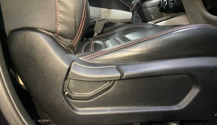 2023 Hyundai VENUE S 1.2, Petrol, Manual, 7,783 km, Driver Side Adjustment Panel