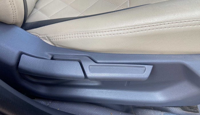2020 Hyundai AURA SX PLUS 1.2 AMT, Petrol, Automatic, 22,247 km, Driver Side Adjustment Panel