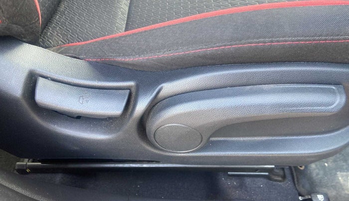 2019 Hyundai i20 Active 1.2 SX, Petrol, Manual, 22,571 km, Driver Side Adjustment Panel