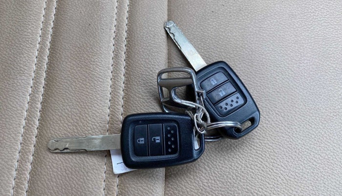 2018 Honda Jazz 1.2L I-VTEC V CVT, Petrol, Automatic, 31,030 km, Key Close Up