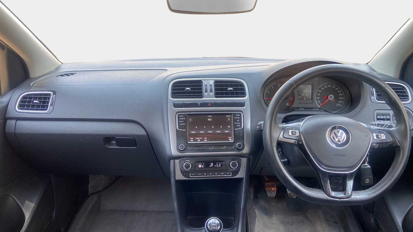2018 Volkswagen Polo HIGHLINE PLUS 1.0 16 ALLOY, Petrol, Manual, 39,146 km, Dashboard